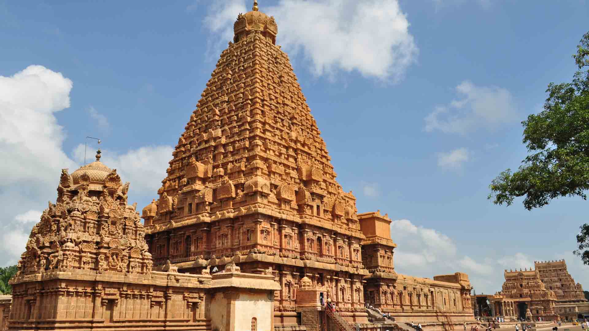 One Day Travel Guide To Brihadeeswara Temple In Thanjavur Namaste